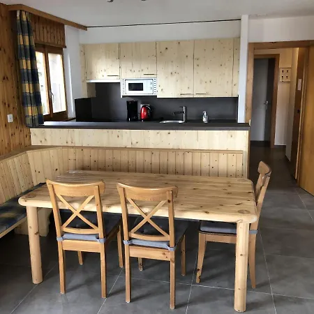 Melezes R-s Mountain & Lift Apartements
